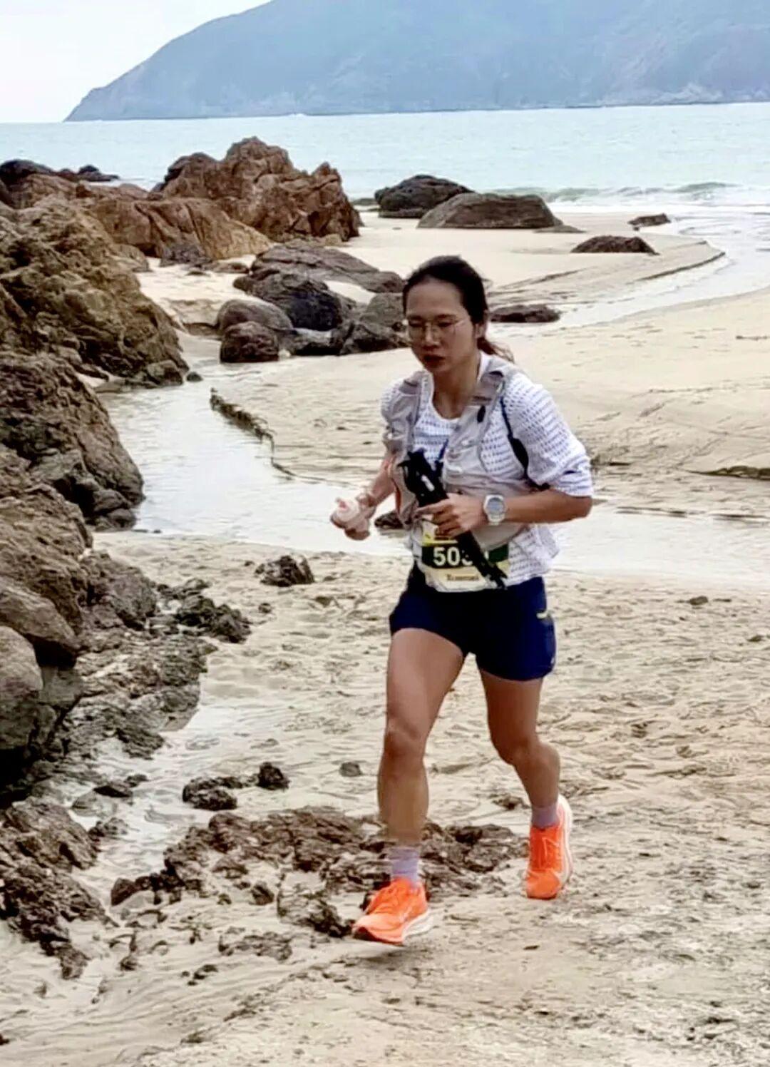 黄雪梅|以港百夺冠的方式打开假期