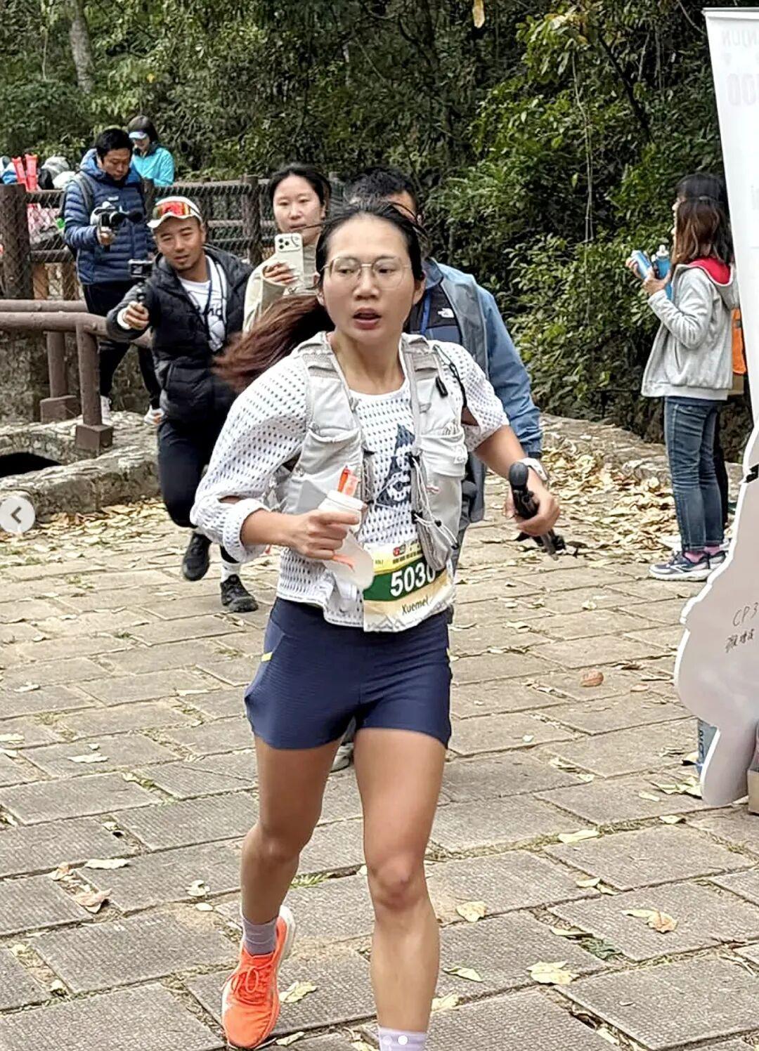 黄雪梅|以港百夺冠的方式打开假期