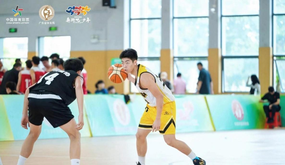 乐鱼vip注册-朱芳雨早已注意他3年,15岁身高2米07,11投全中,真是个好苗子