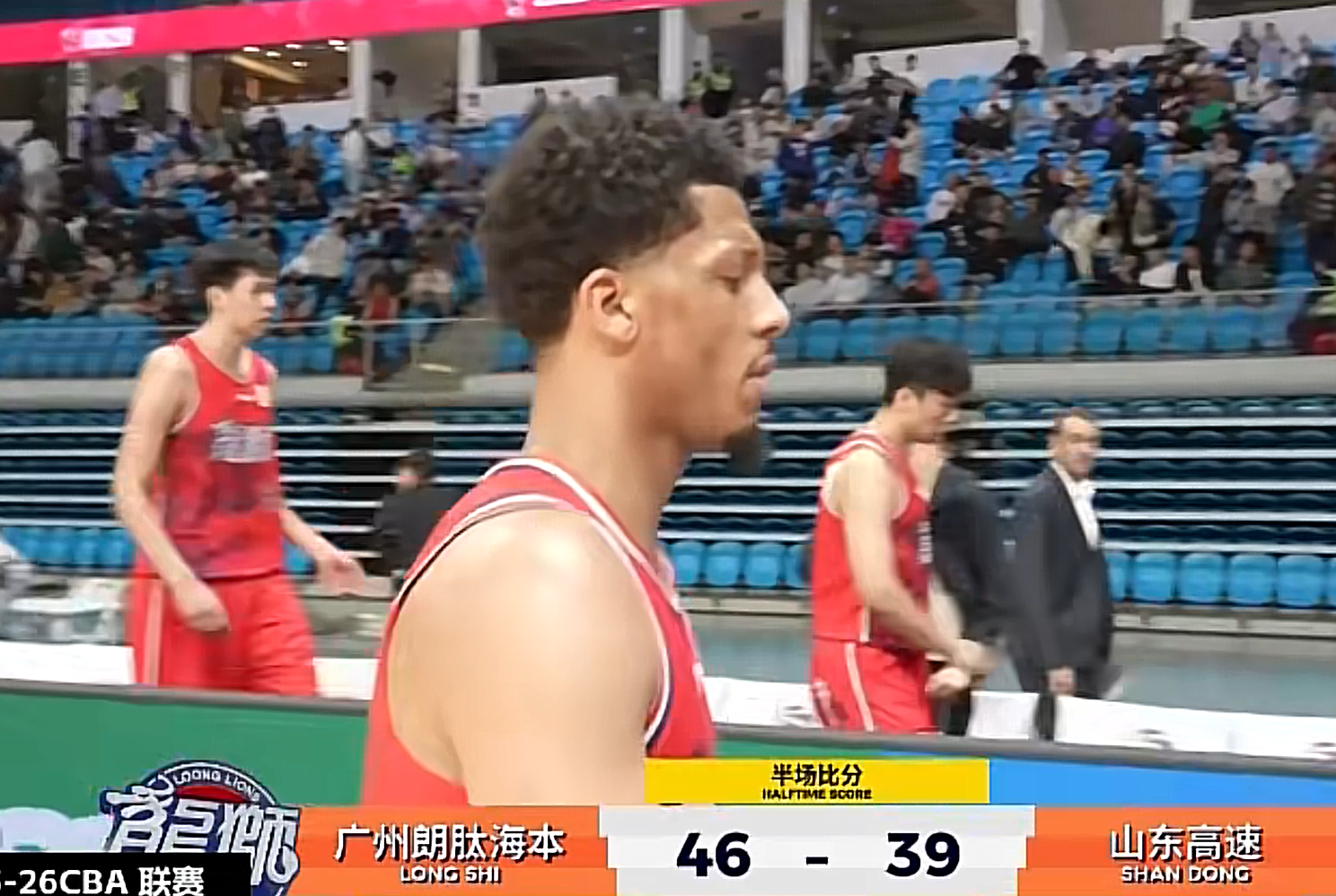 Leyu Sports-连续盖帽!CBA解说点赞徐昕:进步肉眼可见,广州队内线支柱