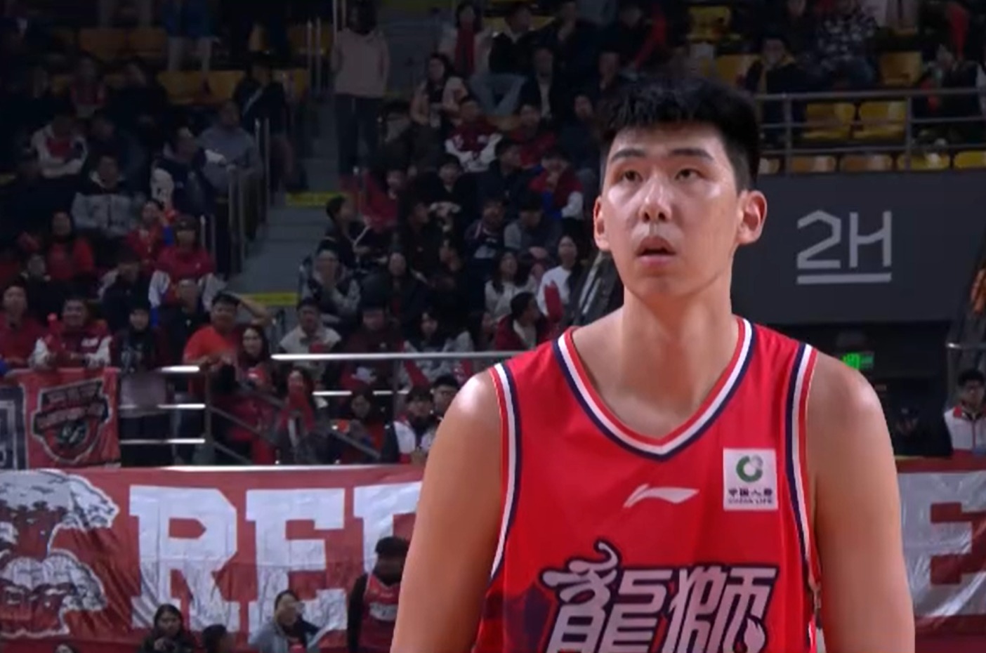 Leyu Sports-连续盖帽!CBA解说点赞徐昕:进步肉眼可见,广州队内线支柱