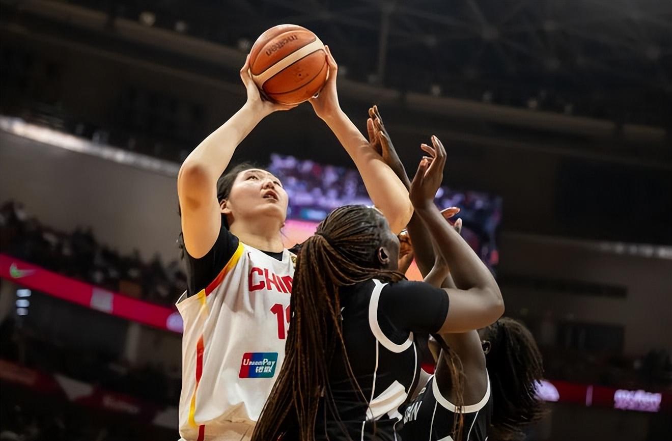 leyu.com-失望!女篮所有人都得分,唯她得0分,球迷:世界杯正赛别带她了