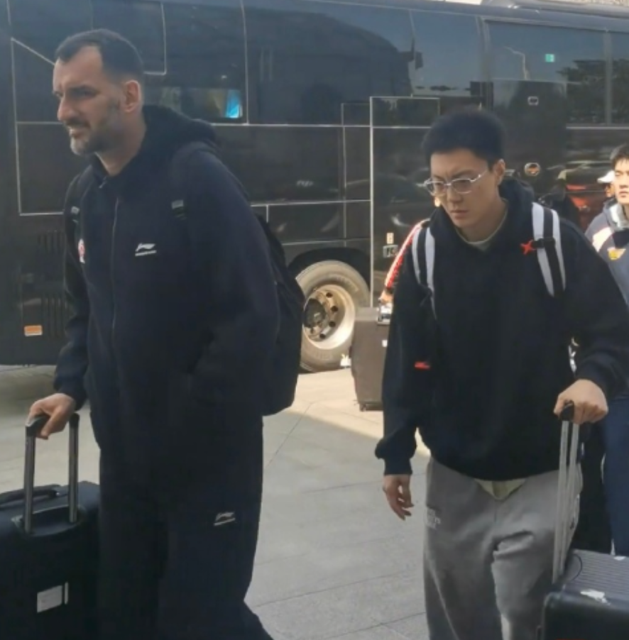 乐鱼体育官网网页版-胡明轩做出1个重要的决定，球迷很开心！